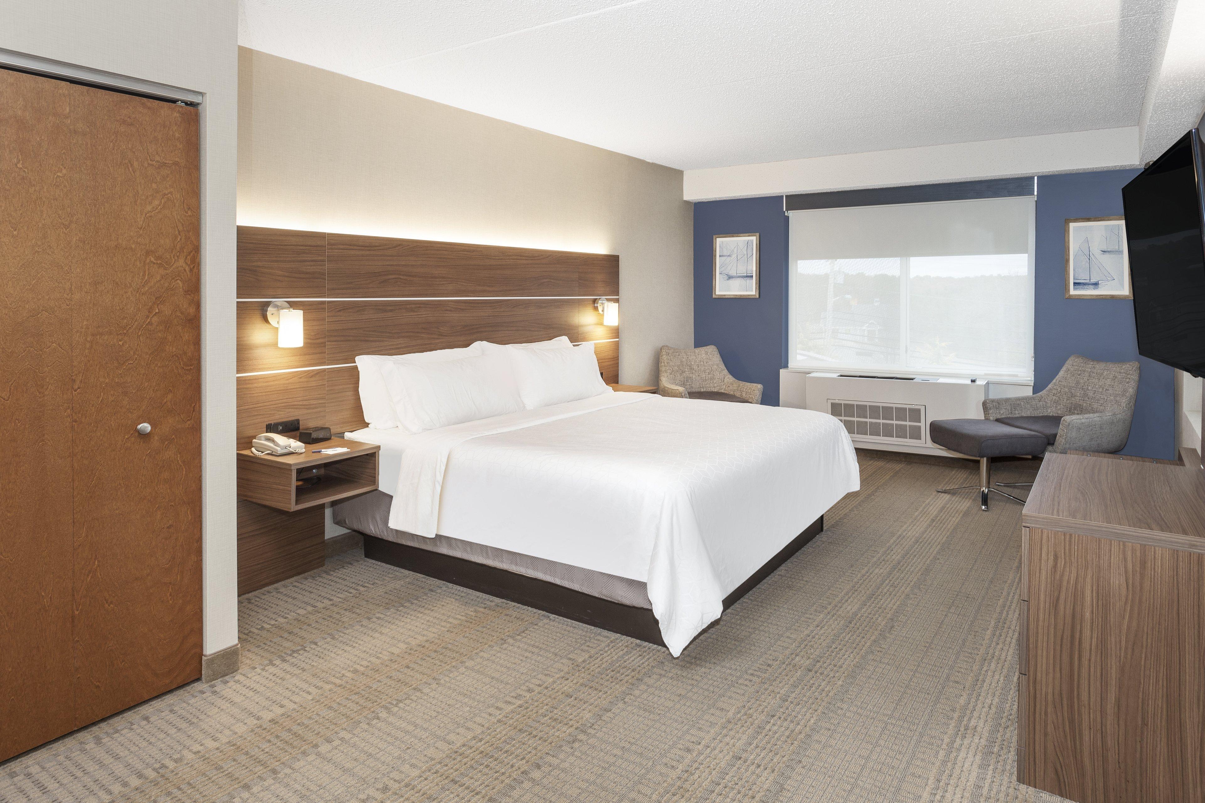 Holiday Inn Express Hotel & Suites East End By Ihg Riverhead Exterior photo