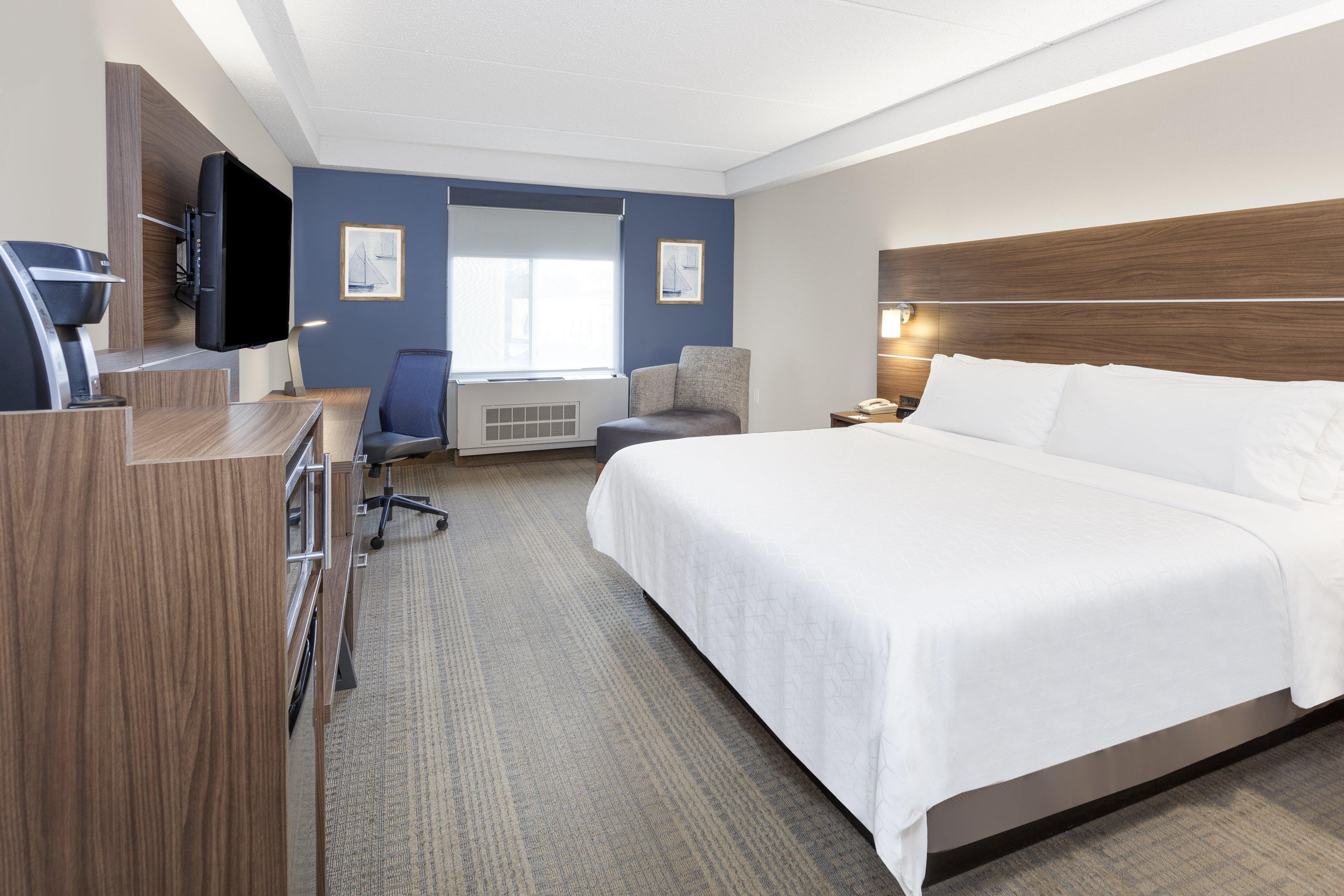 Holiday Inn Express Hotel & Suites East End By Ihg Riverhead Exterior photo